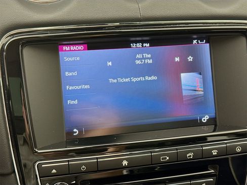 Used 2017 Jaguar XJ R-Sport image 16