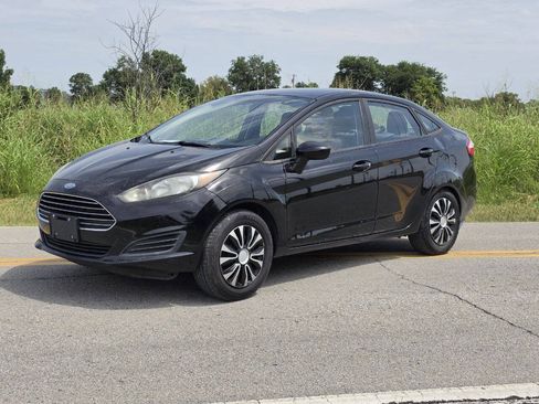 Used 2017 Ford Fiesta S FWD image 2