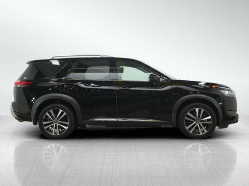 Used 2024 Nissan Pathfinder Platinum AWD/4WD image 6