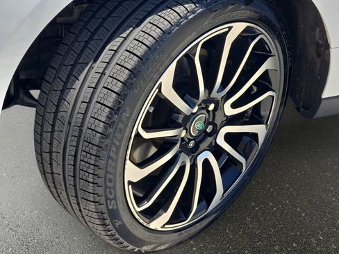 Used 2019 Land Rover Range Rover Supercharged AWD/4WD image 36