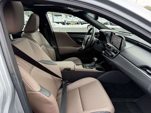 Used 2025 Lexus ES 350 Premium w/ Premium Package image 14