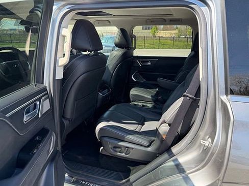 Certified 2025 INFINITI QX80 Sensory image 10