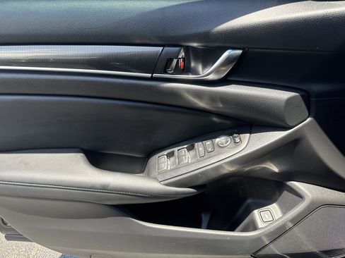 Used 2021 Honda Accord Sport image 14