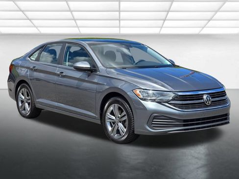 Used 2024 Volkswagen Jetta SE FWD image 16