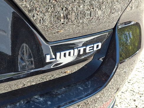 New 2025 Jeep Grand Cherokee Limited image 18