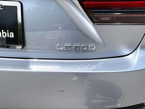 Used 2024 Lexus LS 500 RWD image 32