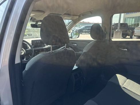 Used 2023 Nissan Rogue SV FWD image 24