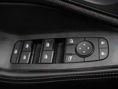 Used 2022 Nissan Rogue SV image 14