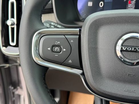 New 2026 Volvo XC40 B5 Core w/ Climate Package image 27