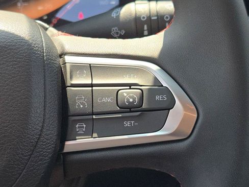 Certified 2025 Jeep Compass Trailhawk AWD/4WD image 32