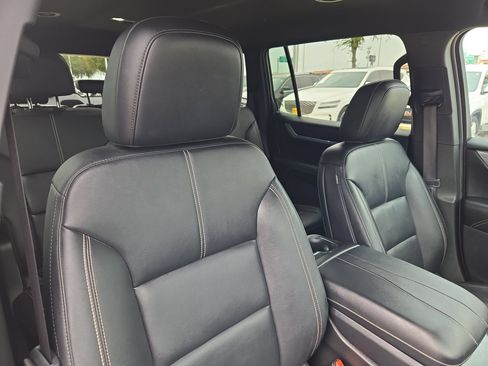 Used 2025 GMC Acadia Elevation w/ Elevation Premium Package FWD image 33