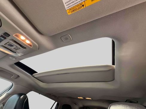 Used 2023 Toyota Highlander XLE image 35