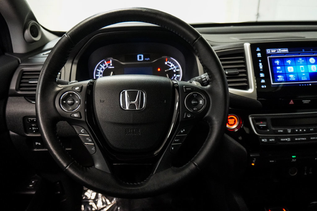 Used 2017 Honda Pilot Touring image 16