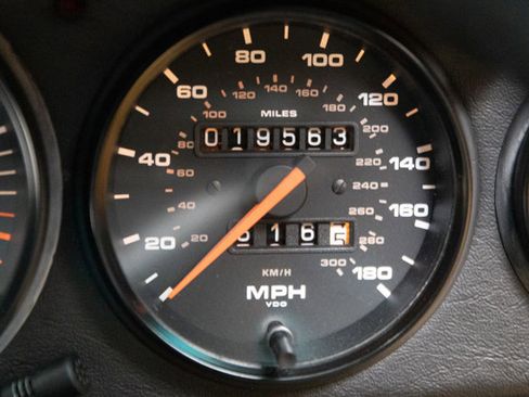 Used 1993 Porsche 911 Carrera RWD image 69