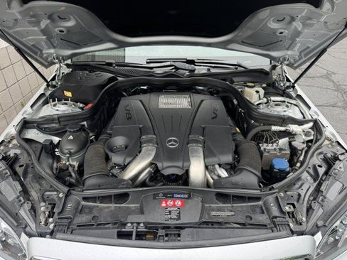 Used 2014 Mercedes-Benz E 550 4MATIC Sedan image 5