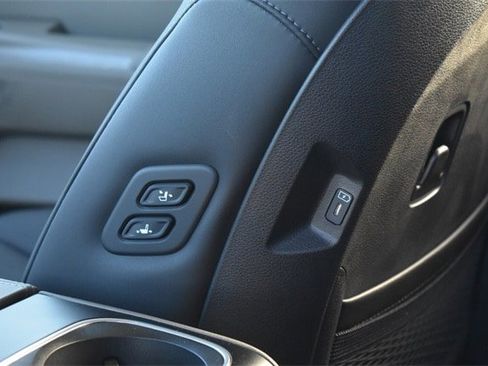 New 2026 Kia Carnival EX image 21