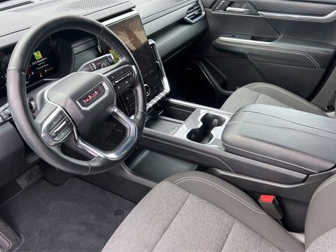 Used 2025 GMC Acadia Elevation image 12