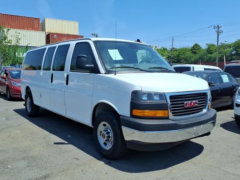 Used 2025 GMC Savana 3500 LT w/ LT Preferred Equipment Group RWD image 1