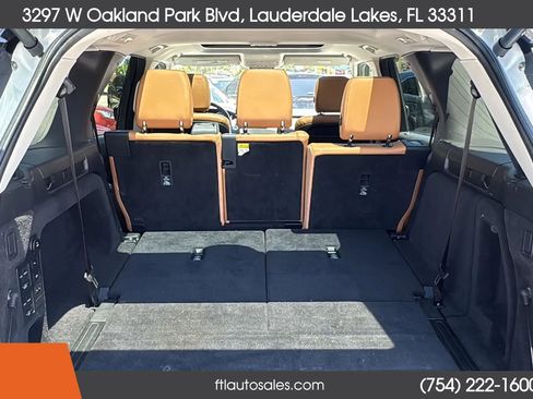 Used 2017 Land Rover Discovery HSE AWD/4WD image 57