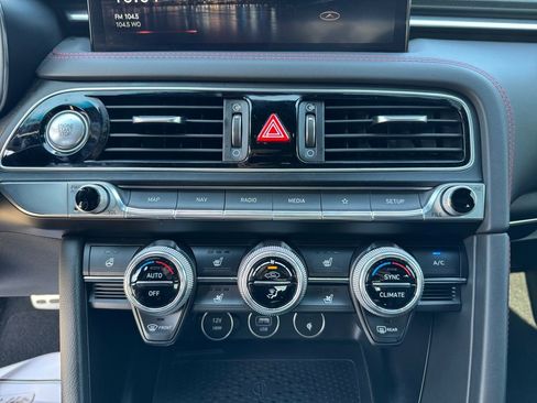 Used 2023 Genesis G70 2.0T w/ Sport Prestige Package image 22