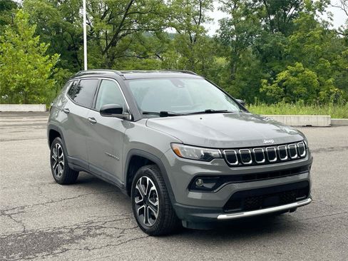 Used 2022 Jeep Compass Limited AWD/4WD image 7