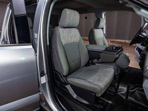 Used 2023 Ford F350 XLT w/ FX4 Off-Road Package image 30