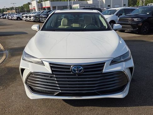 Used 2020 Toyota Avalon Limited w/ Advanced Safety Package FWD image 2
