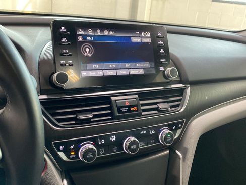 Used 2018 Honda Accord Touring image 36