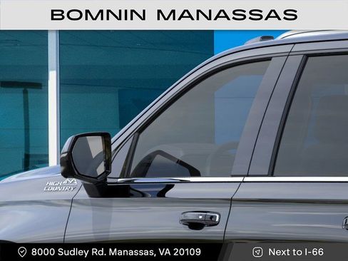 New 2026 Chevrolet Suburban High Country image 12