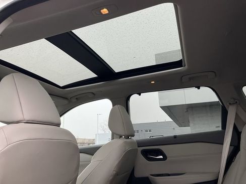 Certified 2023 Nissan Rogue SV w/ SV Premium Package image 28