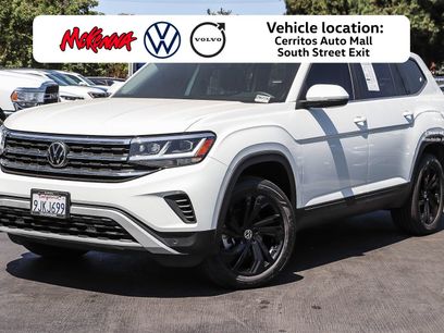 Used 2023 Volkswagen Atlas SE w/ Panoramic Sunroof Package