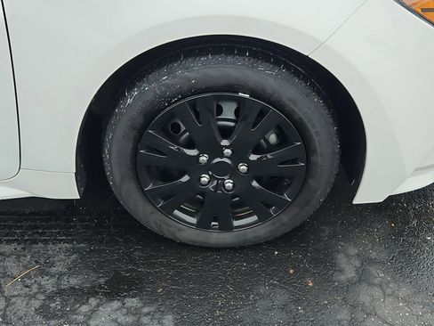 Used 2024 Toyota Corolla LE image 20