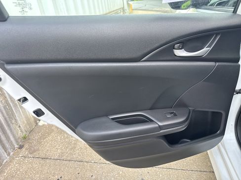 Used 2020 Honda Civic Sport image 9