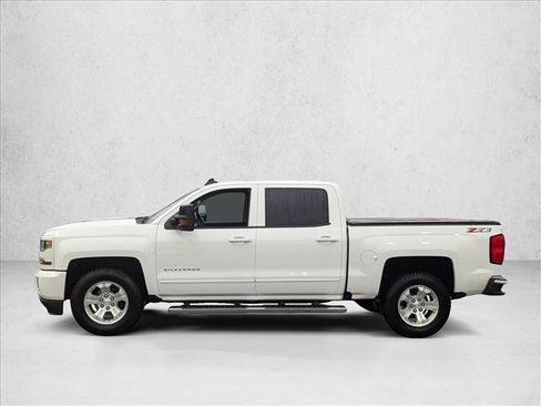 Used 2018 Chevrolet Silverado 1500 LT w/ All Star Edition image 4
