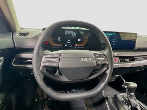 Certified 2025 Kia K4 LX image 11
