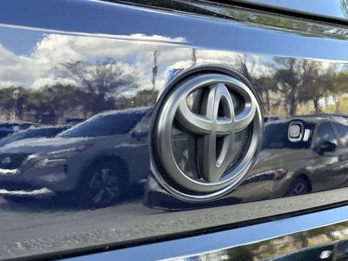 Used 2024 Toyota Sequoia Platinum image 10