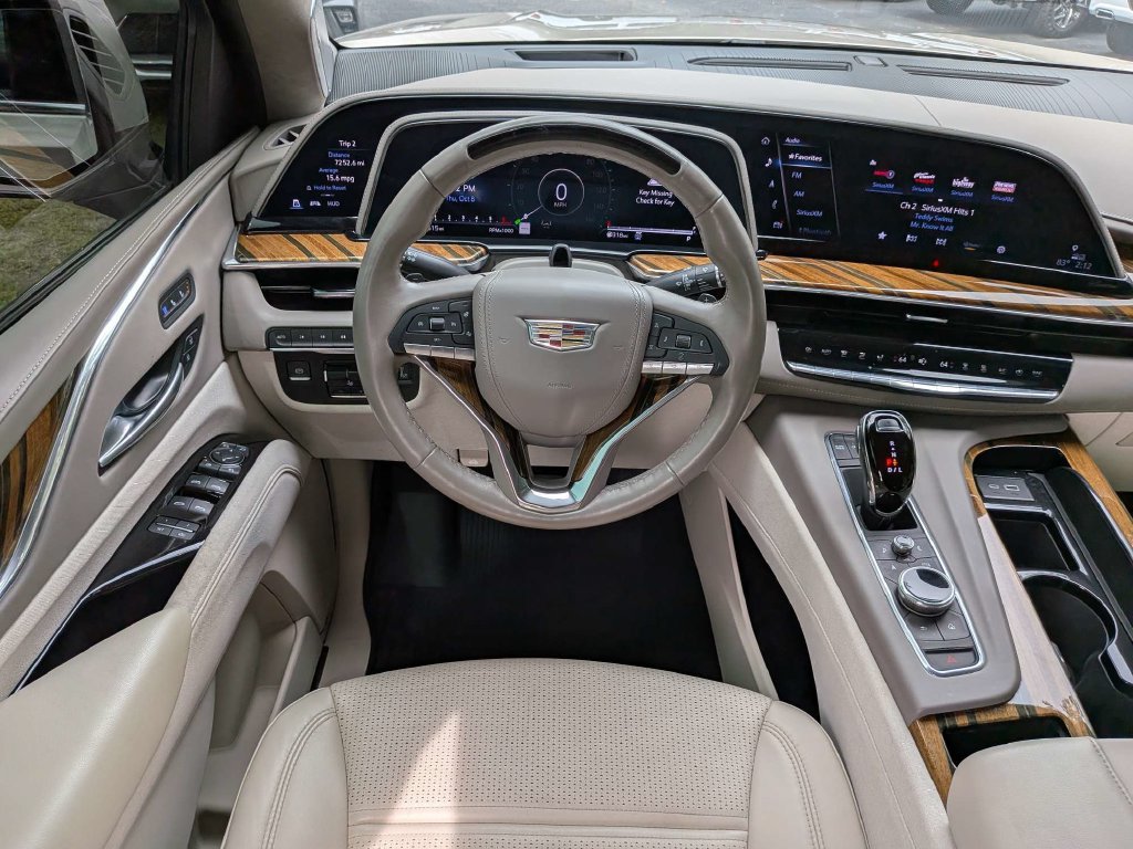 Certified 2023 Cadillac Escalade Premium Luxury Platinum w/ LPO, Radiant Package AWD/4WD image 19