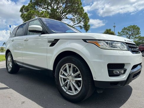 Used 2017 Land Rover Range Rover Sport SE AWD/4WD image 4