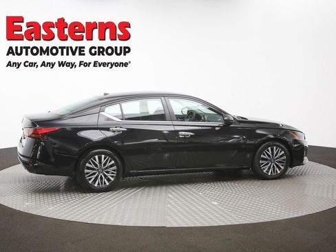 Used 2024 Nissan Altima 2.5 SV FWD image 44
