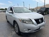 Used 2014 Nissan Pathfinder SV image 3