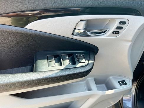 Used 2022 Honda Pilot Touring image 18