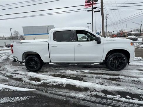 Used 2022 Chevrolet Silverado 1500 RST w/ Convenience Package II image 9