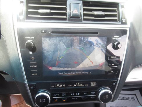 Used 2018 Subaru Outback 2.5i Premium AWD/4WD image 24