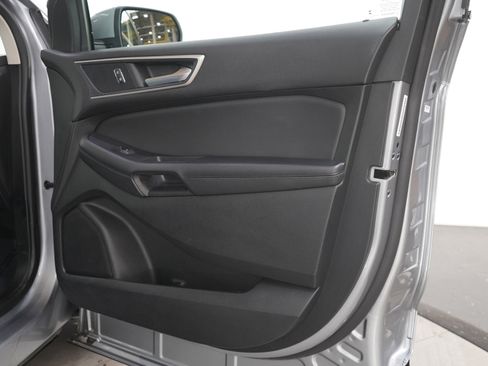 Used 2024 Ford Edge SEL image 11