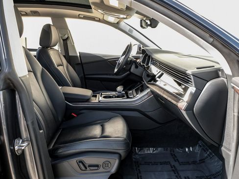 Used 2020 Audi Q8 Premium Plus image 32