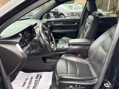 Used 2022 Cadillac XT6 Premium Luxury image 9