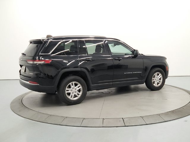 Used 2024 Jeep Grand Cherokee Laredo RWD image 8