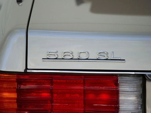 Used 1989 Mercedes-Benz 560 SL image 10