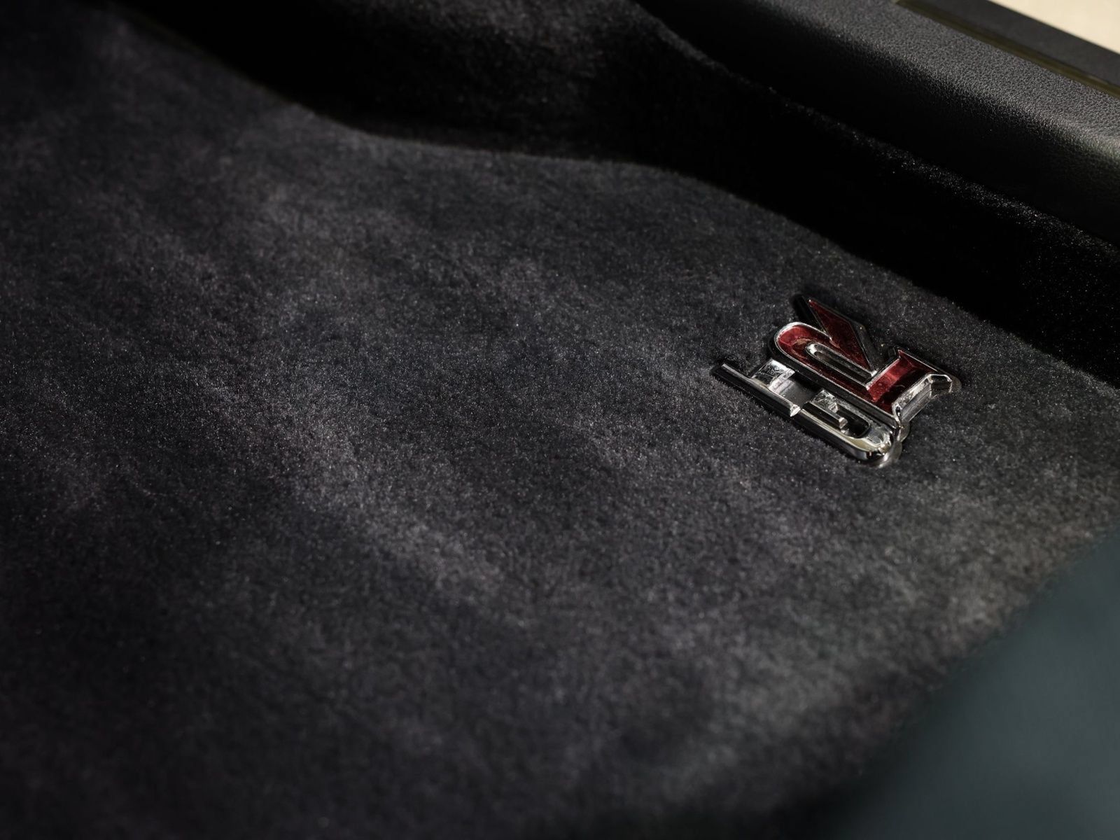 Used 2021 Nissan GT-R Premium AWD/4WD image 41
