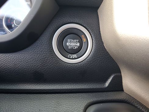 Used 2024 RAM 2500 Laramie image 27